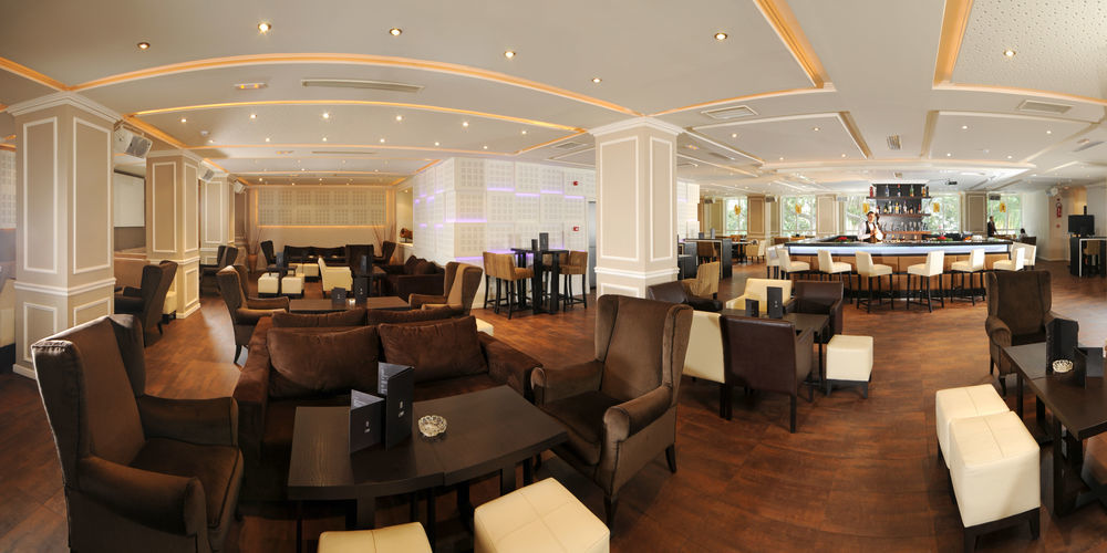 Hotel La Maison Blanche Tunis Exteriér fotografie The lounge at the airport