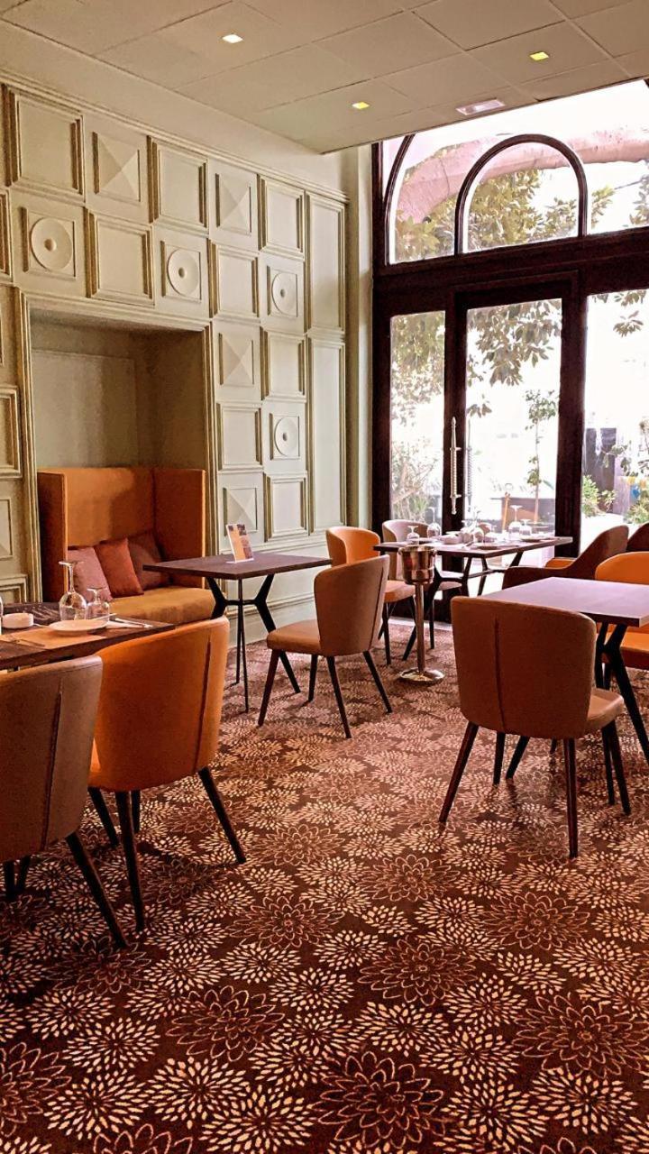 Hotel La Maison Blanche Tunis Exteriér fotografie Interior of the restaurant