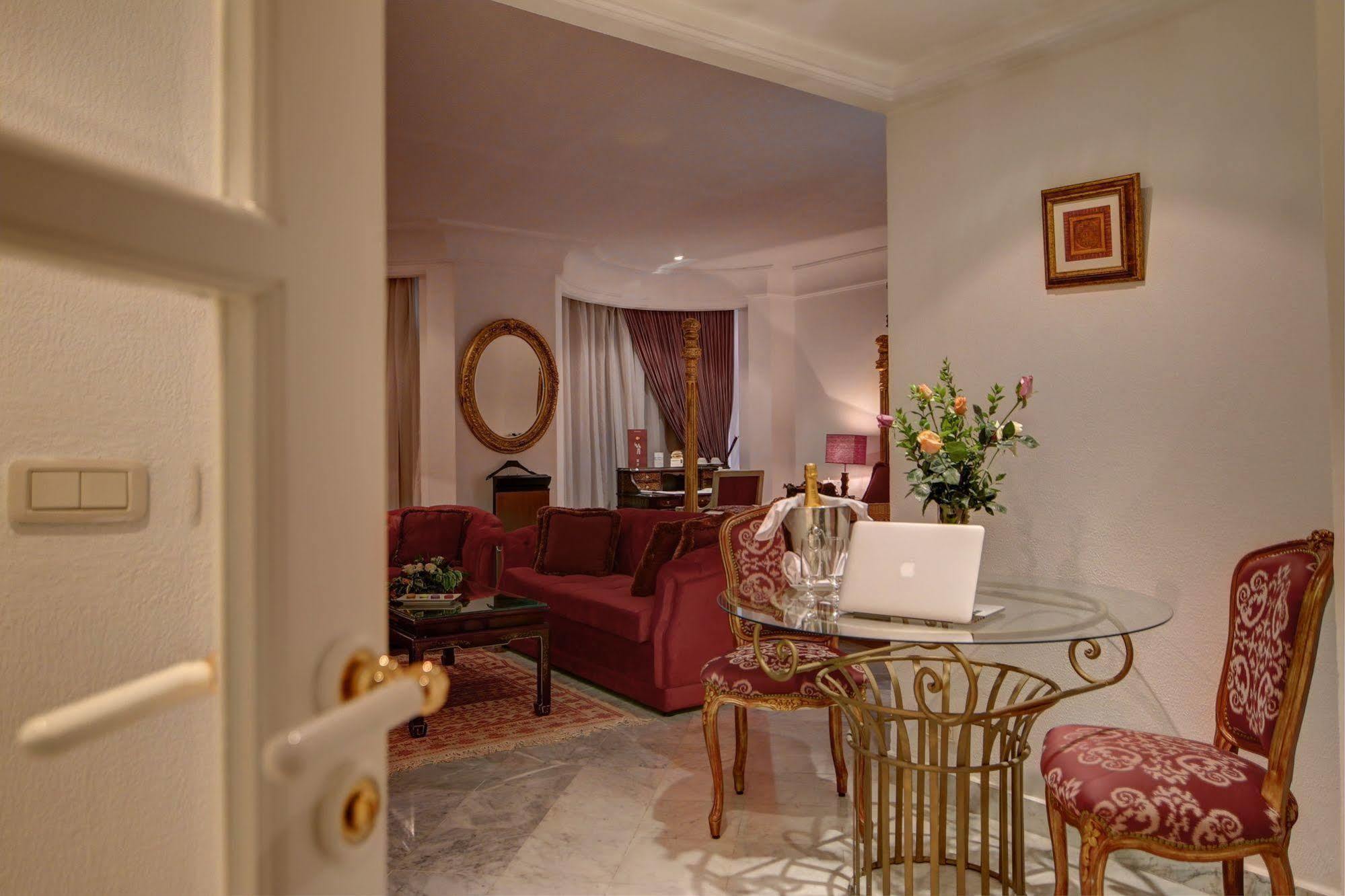 Hotel La Maison Blanche Tunis Exteriér fotografie A suite at the hotel