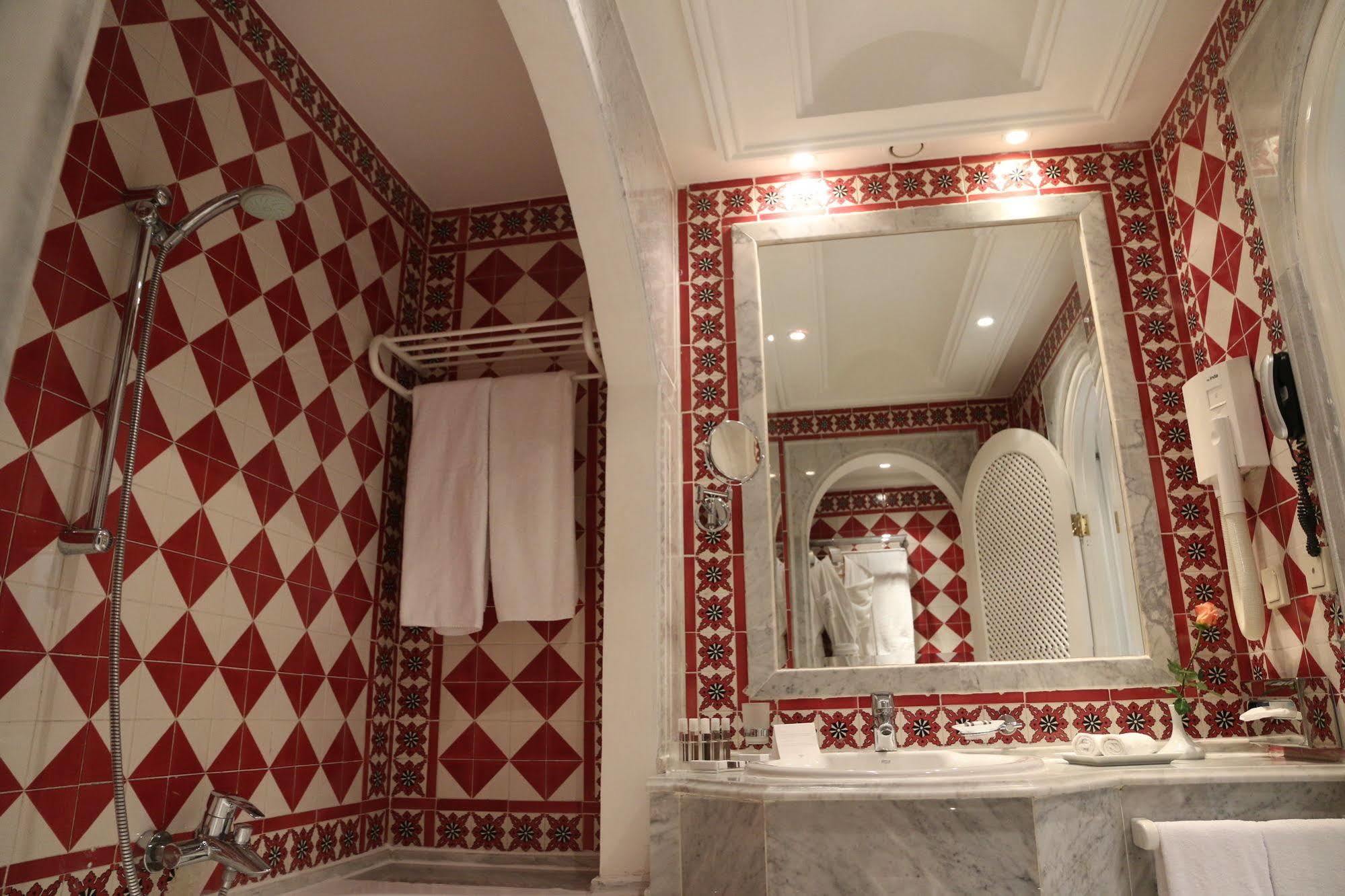 Hotel La Maison Blanche Tunis Exteriér fotografie Bathroom